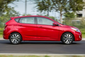 2016-Hyundai-Accent-Glass.net